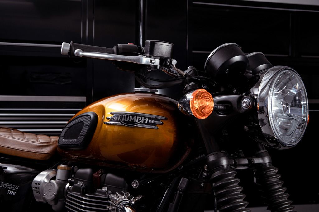 Triumph Motorcycles x Gibson