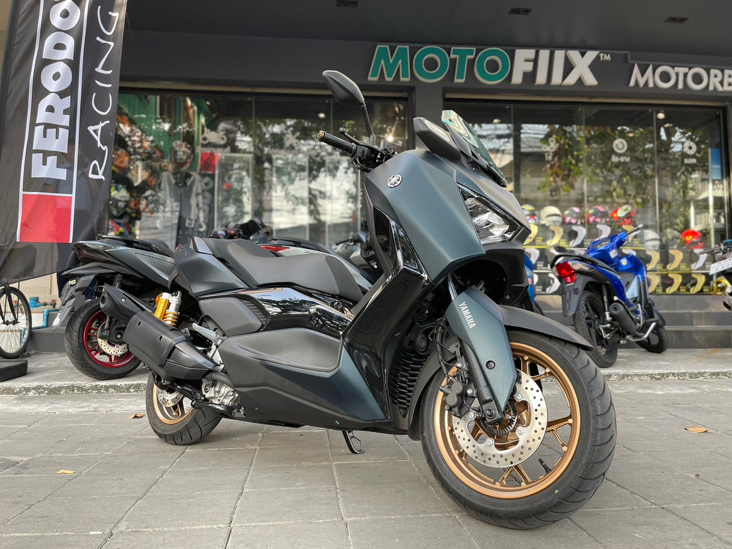 โช้ค Xmax300 2023