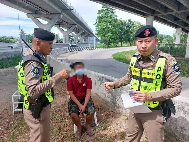 ตำรวจจับผู้ใช้ใบขับขี่ปลอม