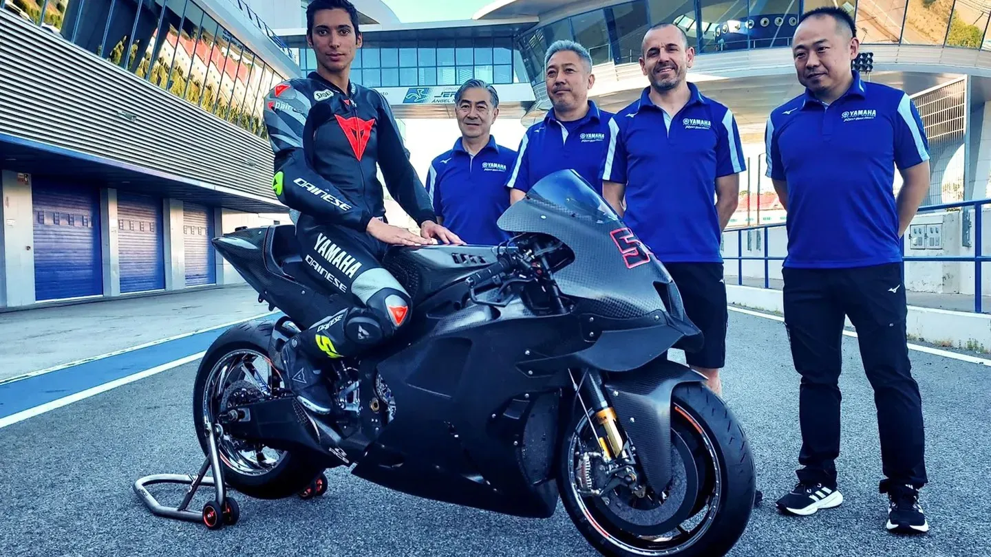 Toprak Razgatlioglu แชมป์ WorldSBK 2 สมัย เซ็นสัญญาเป็นนักแข่ง MotoGP